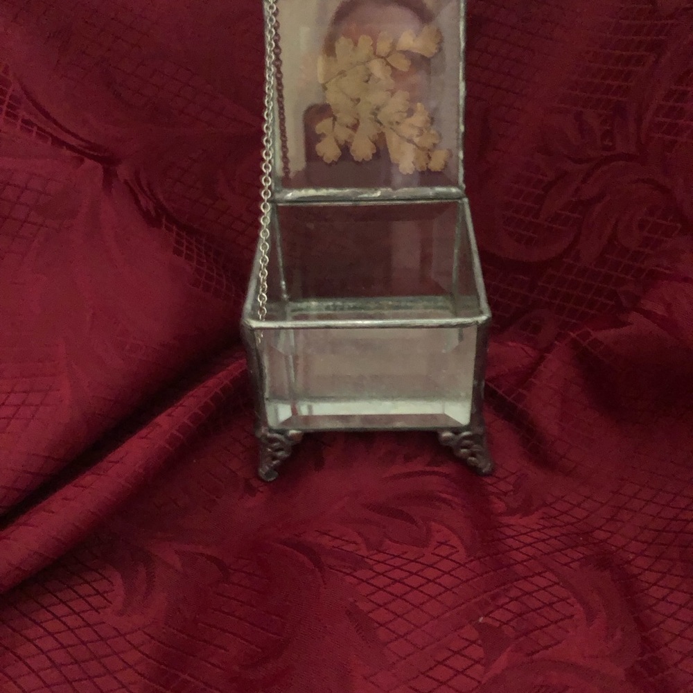 Beveled glass engagement/wedding ring box with dried flower embedded in lid - Picture 2 of 10